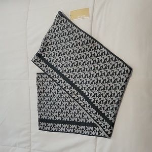 Michael kors infinity scarf, NWT, black and gray